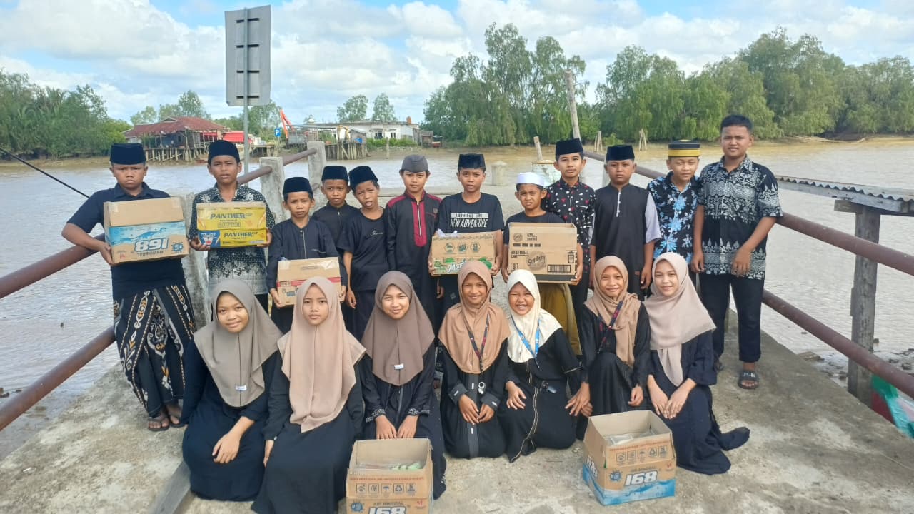 SD Negeri 12 Pemusiran Bagikan Takjil Gratis dalam Rangkaian Pesantren Kilat